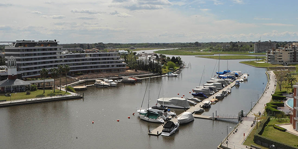 InterContinental Nordelta Tigre Buenos Aires, es una bella propiedad de seis pisos, equipada con modernos servicios e instalaciones. El hotel está ubicado en Bahía Grande de Nordelta, en el área de Tigre, provincia de Buenos Aires, donde se encuentra el country Nordelta, donde se desarrollo SIT 2013