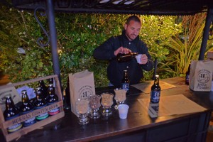 Andres creador de la Cerveza artesanal de San Carlos BCB