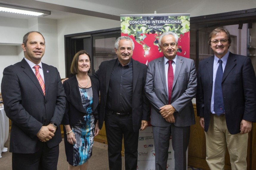 Enólogo Fernando Pettenuzzo Presidente Asociación de Enólogos del Uruguay, Ing. Agrónoma Estela de Frutos, Enólogo Serge Dubois Presidente Unión Internacional de Enólogos UIE, Jean Mari Aurand  Director general OIV, Enólogo José Lez